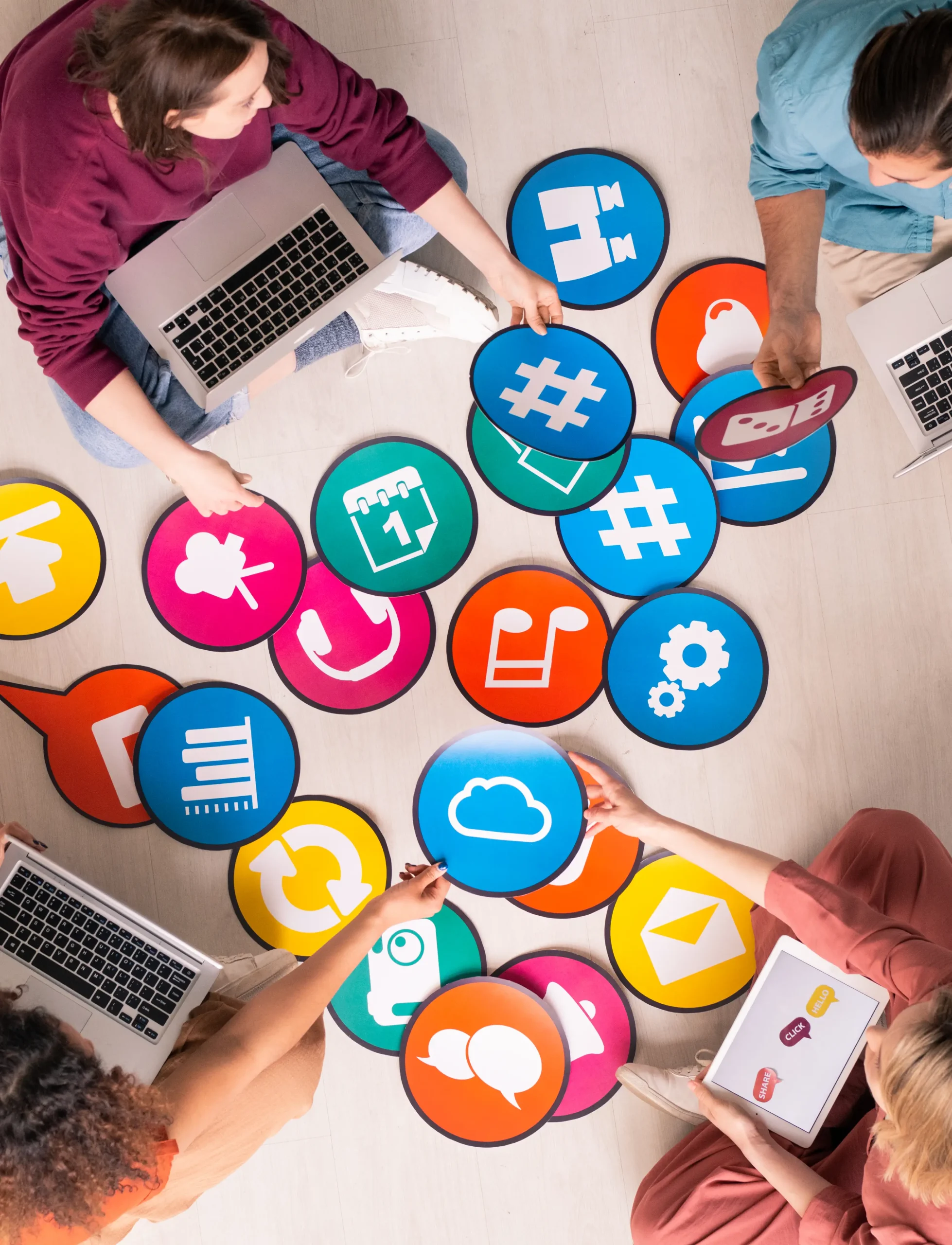 Marketing & Communication